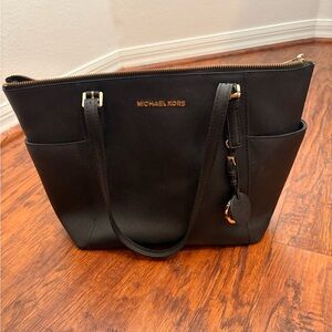 Michael Kors Charlotte Saffiano Large Tote Bag